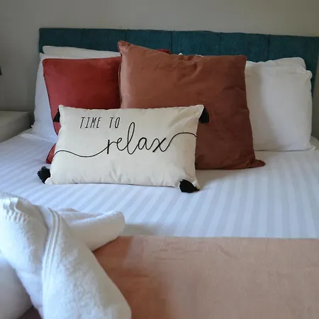 Large 3 Bedroom, 4 Beds, Apartment,near Utilita Arena Free On-site Parking Apartament